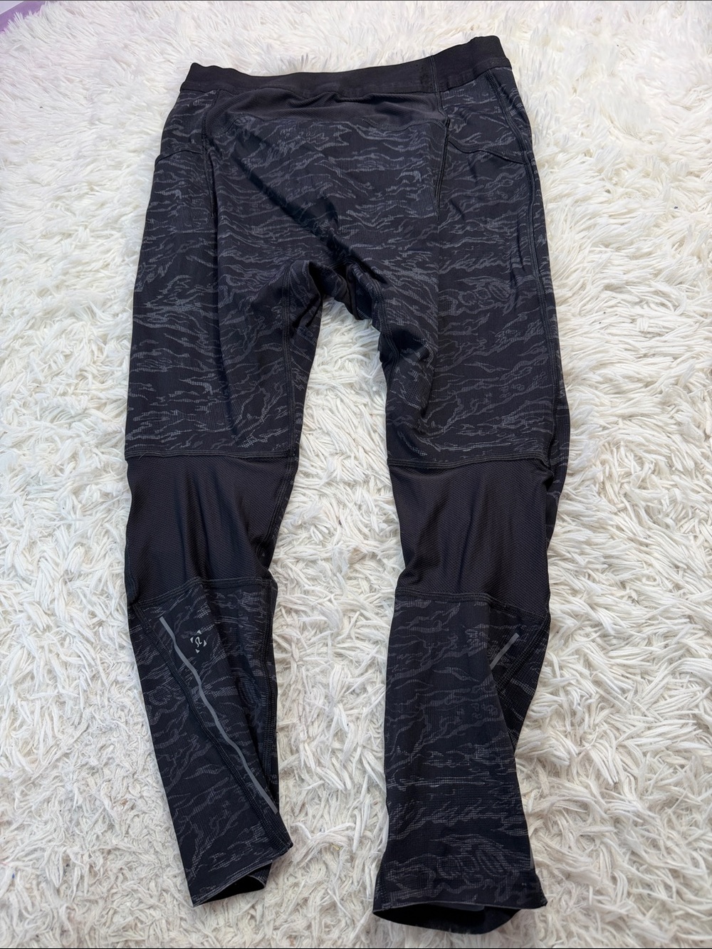 Lululemon Surge Light 3/4 Tight *Side Pockets 23" Tiger Camo Multi Black - Picture 3 of 5
